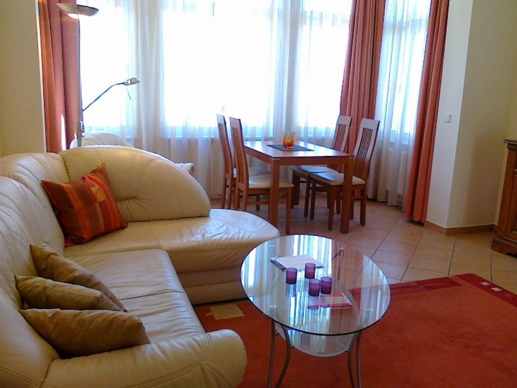Villa Jasmin - Ferienwohnung 7 ゼーバート・ヘリングスドルフ エクステリア 写真